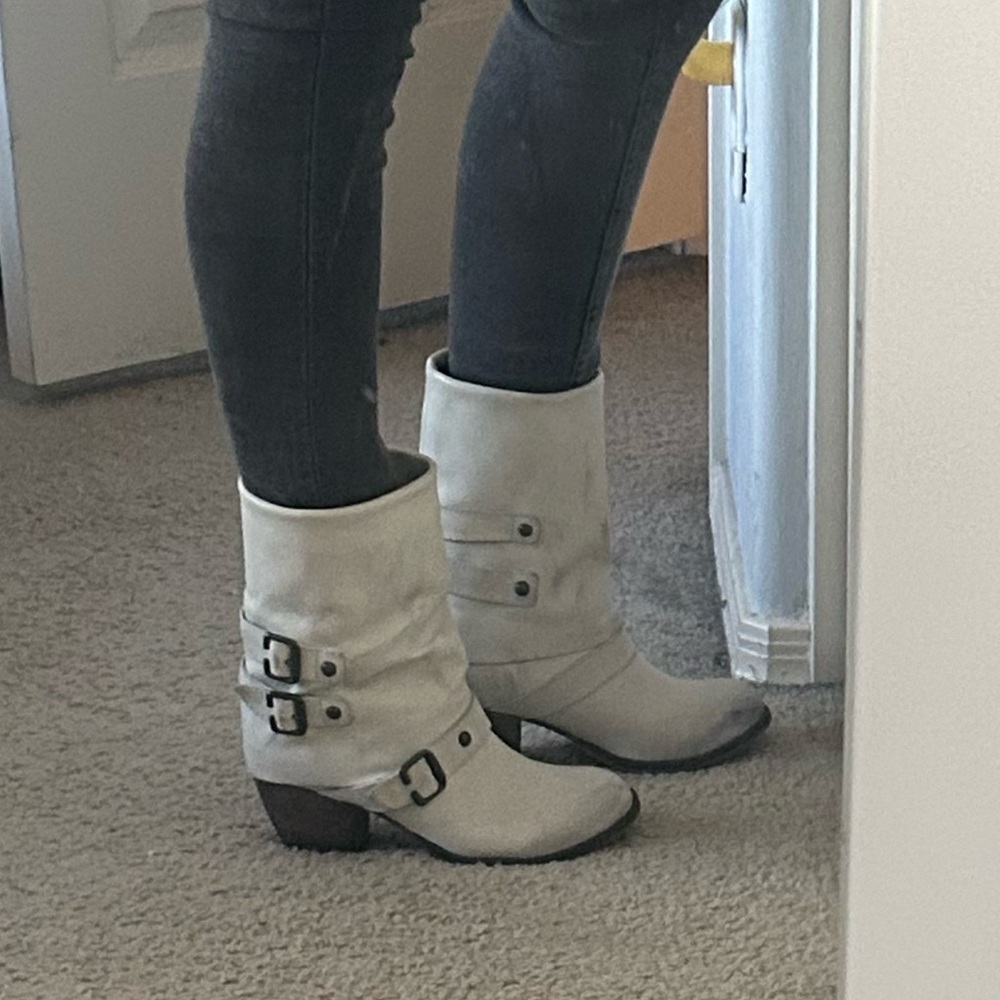 Mia Limited Edition Boots